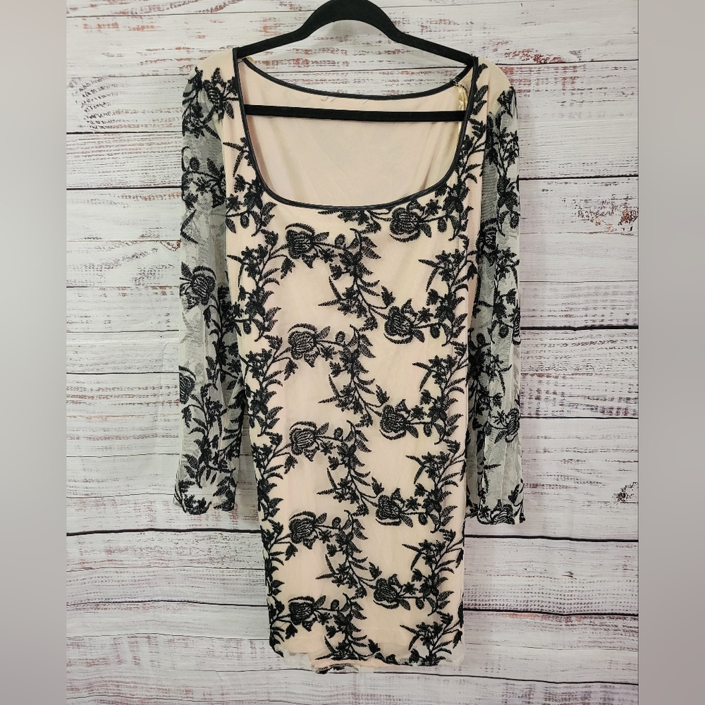 Grazia S22 Black and Tan Dress